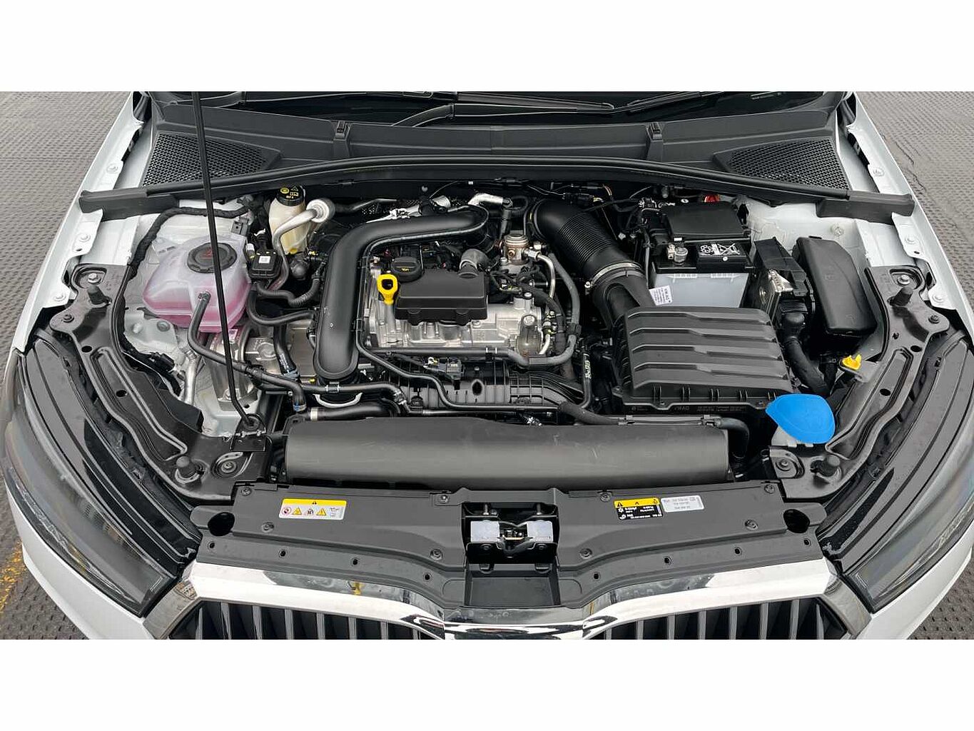 SKODA FABIA Hatch Design Edition 1.0 TSI 116 PS DSG