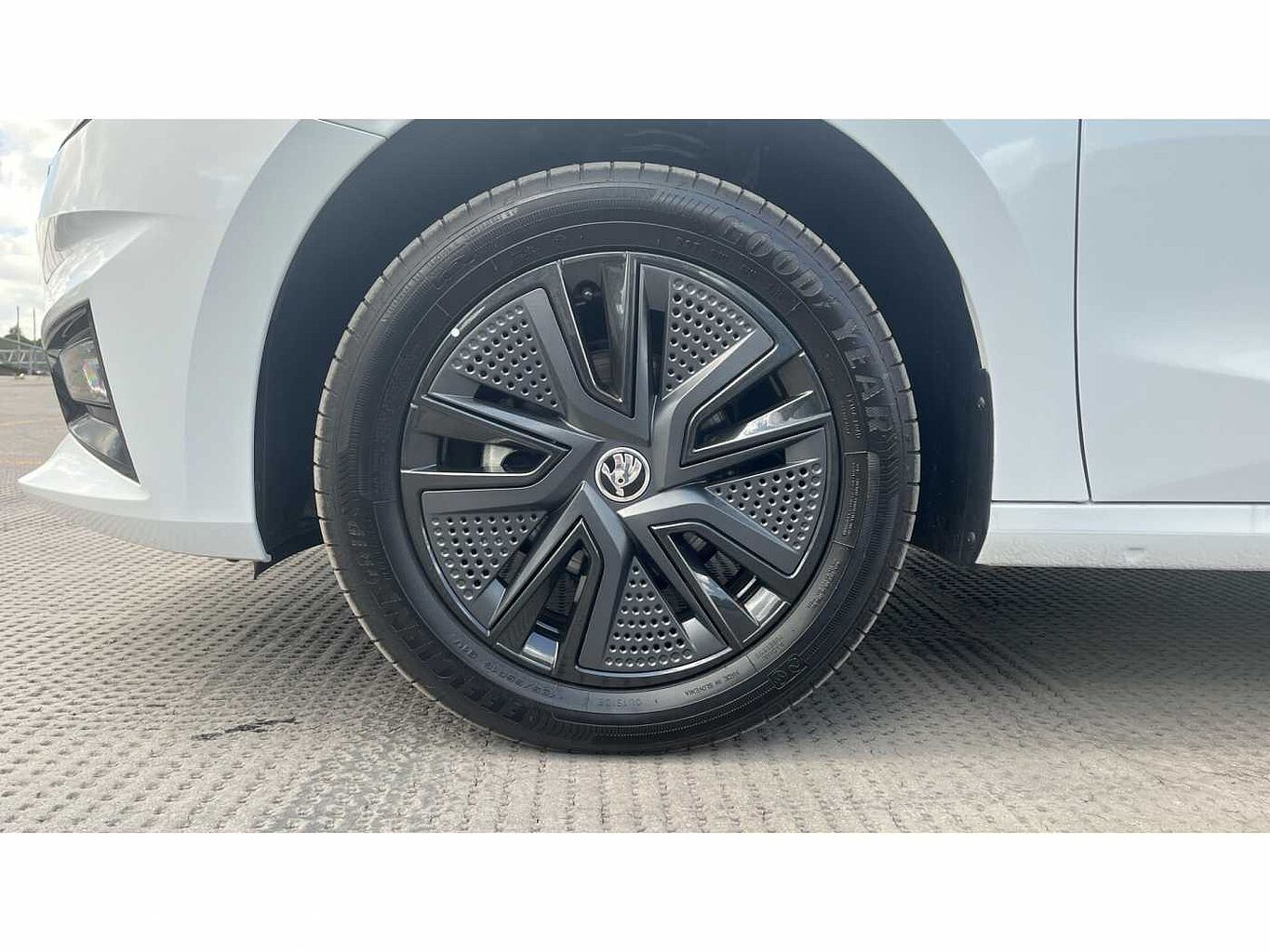 SKODA FABIA 1.0 MPI 80 Colour Edition 5dr