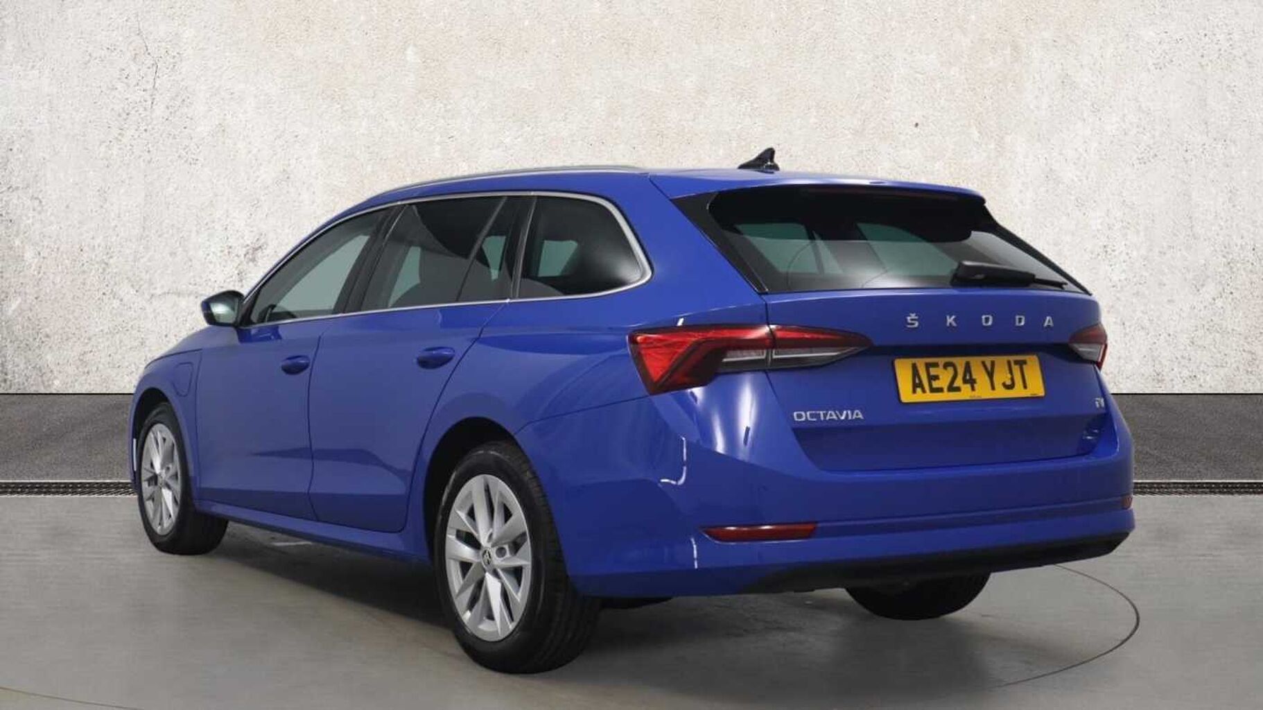 SKODA Octavia 1.4 TSI iV 13kWh SE L Estate 5dr Petrol Plug-in Hybrid DSG Euro 6 (s/s) (204 ps)
