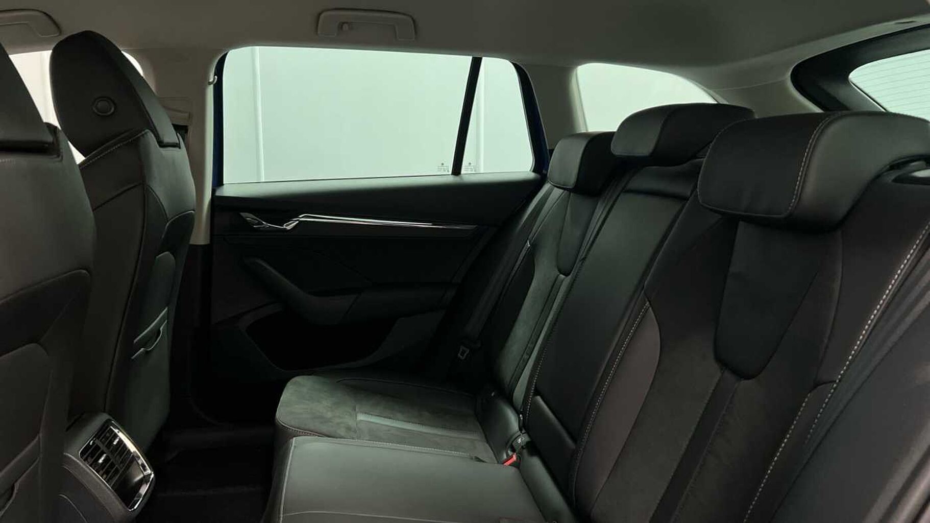 SKODA Octavia 1.4 TSI iV 13kWh SE L Estate 5dr Petrol Plug-in Hybrid DSG Euro 6 (s/s) (204 ps)