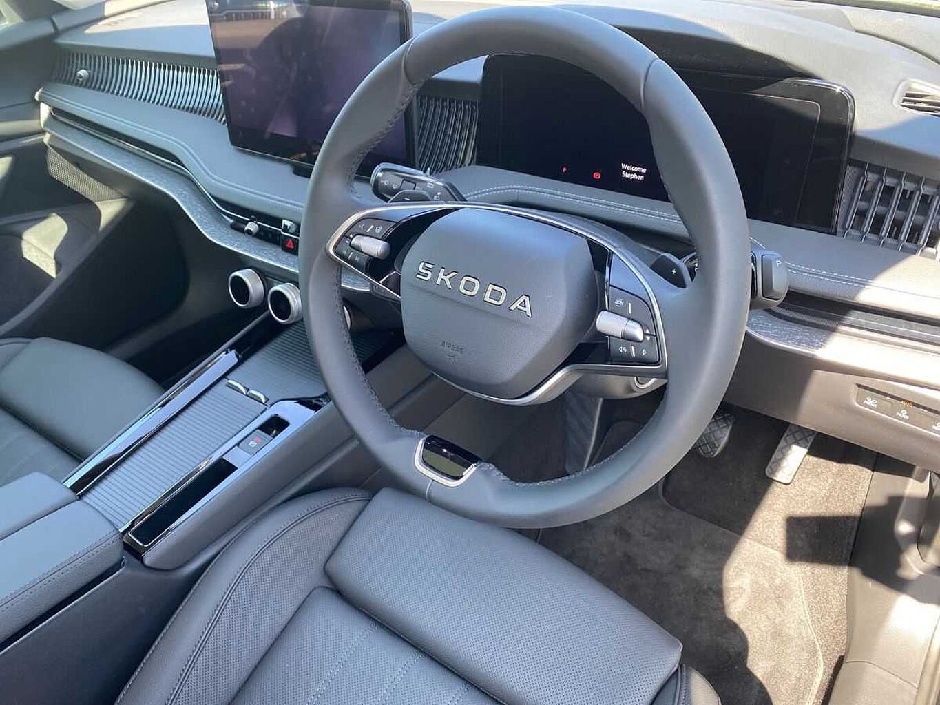 SKODA Superb 1.5 TSI Iv SE L DSG 5Dr