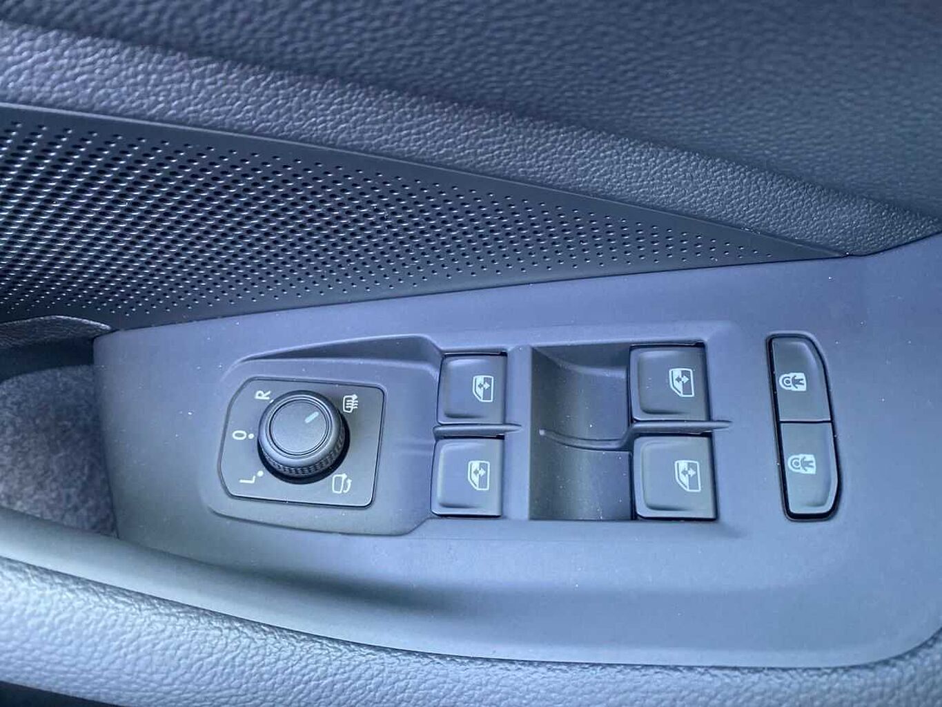 SKODA Superb 1.5 TSI Iv SE L DSG 5Dr