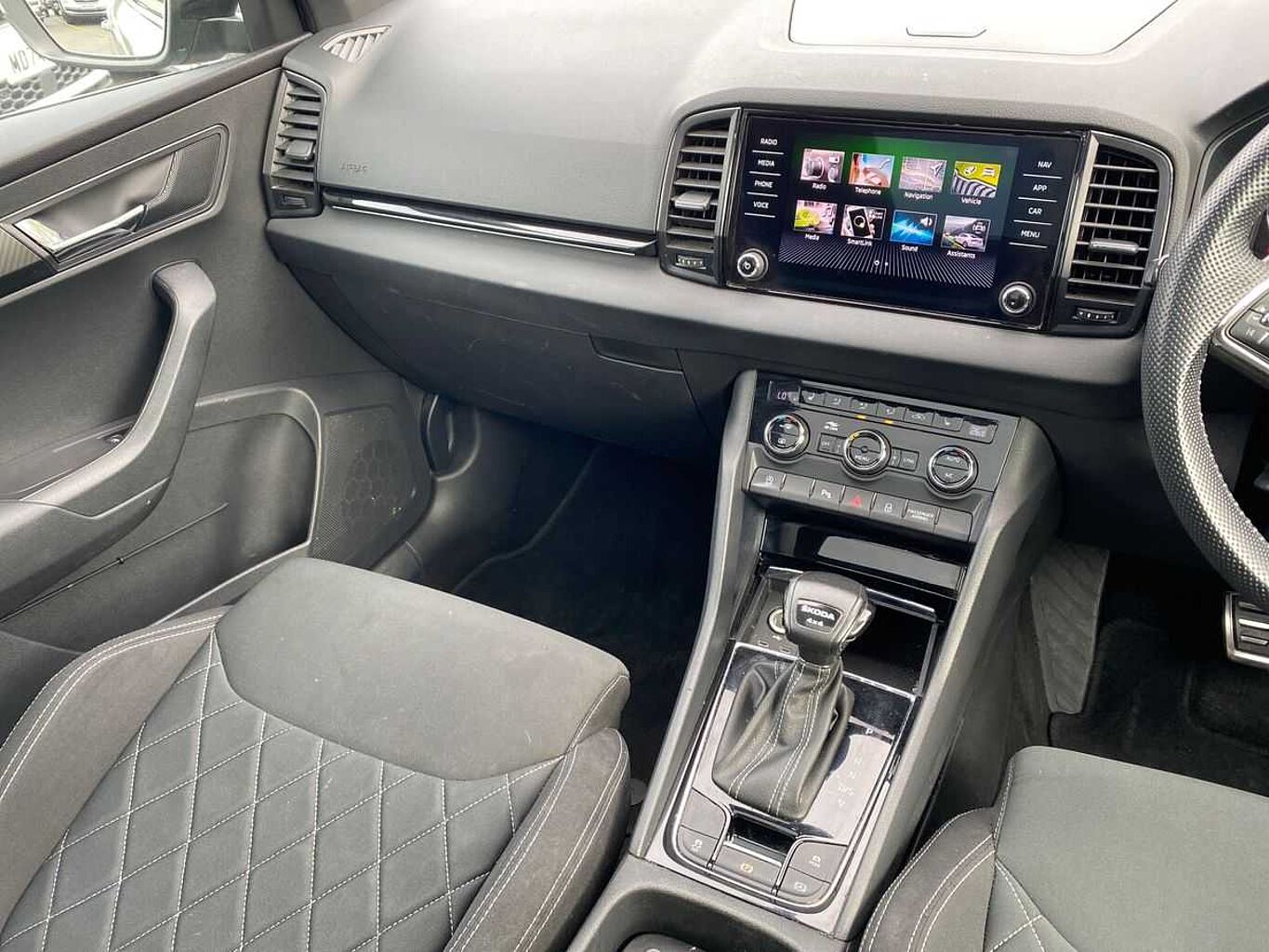 SKODA Karoq SUV 2.0 TSI (190ps) 4X4 SportLine DSG