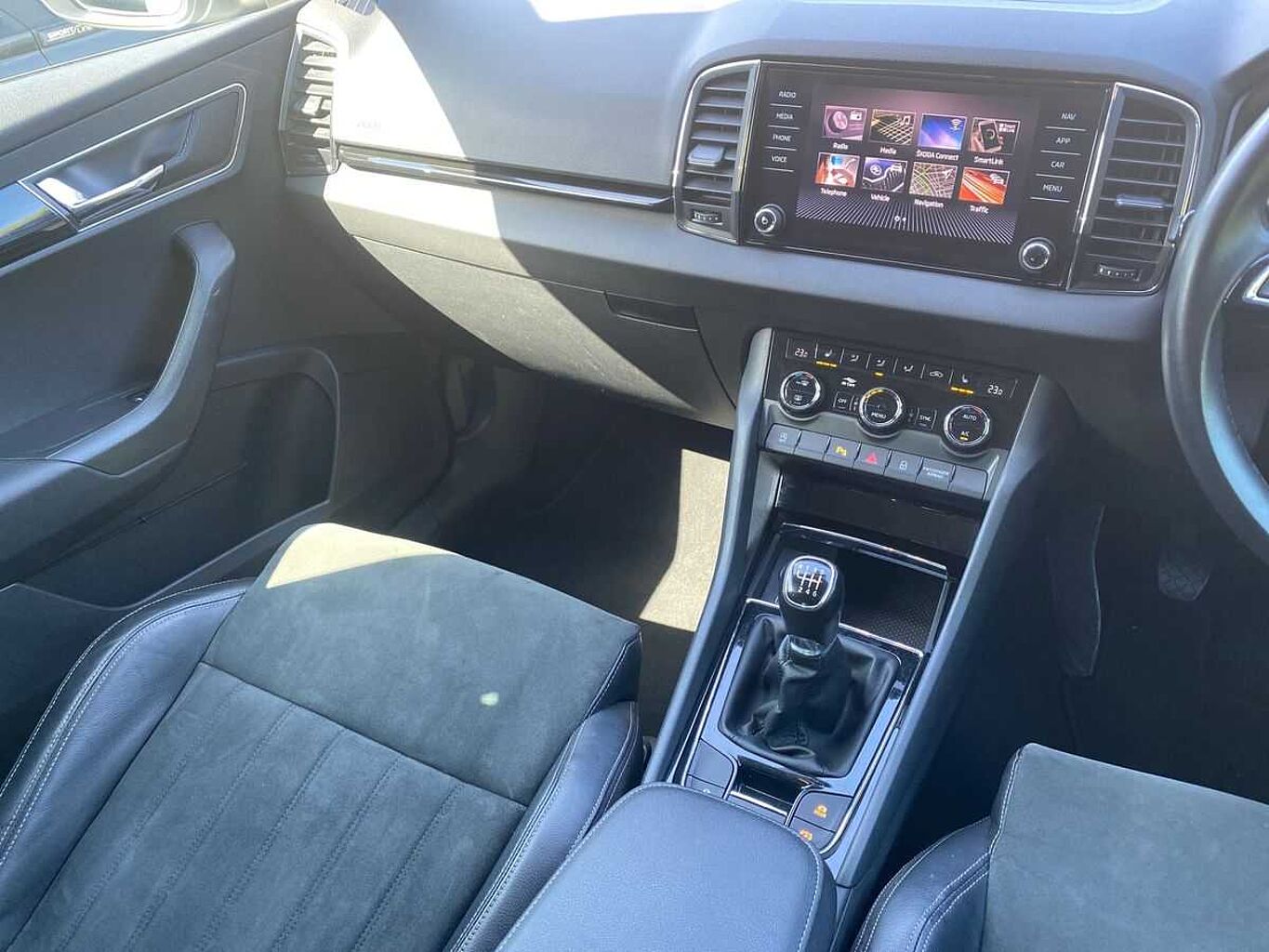 SKODA Karoq SUV 1.5 TSI (150ps) SE L ACT