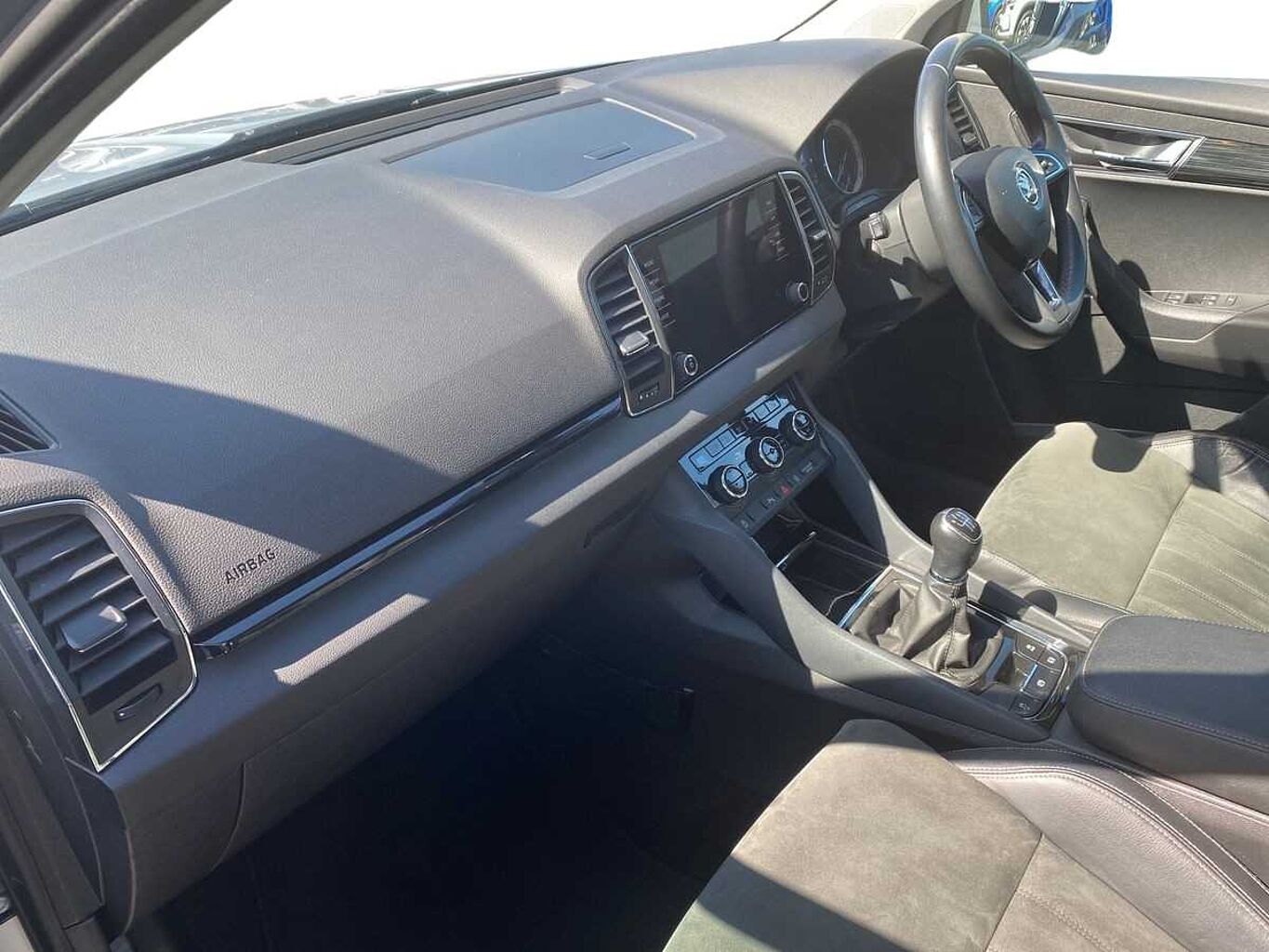 SKODA Karoq SUV 1.5 TSI (150ps) SE L ACT