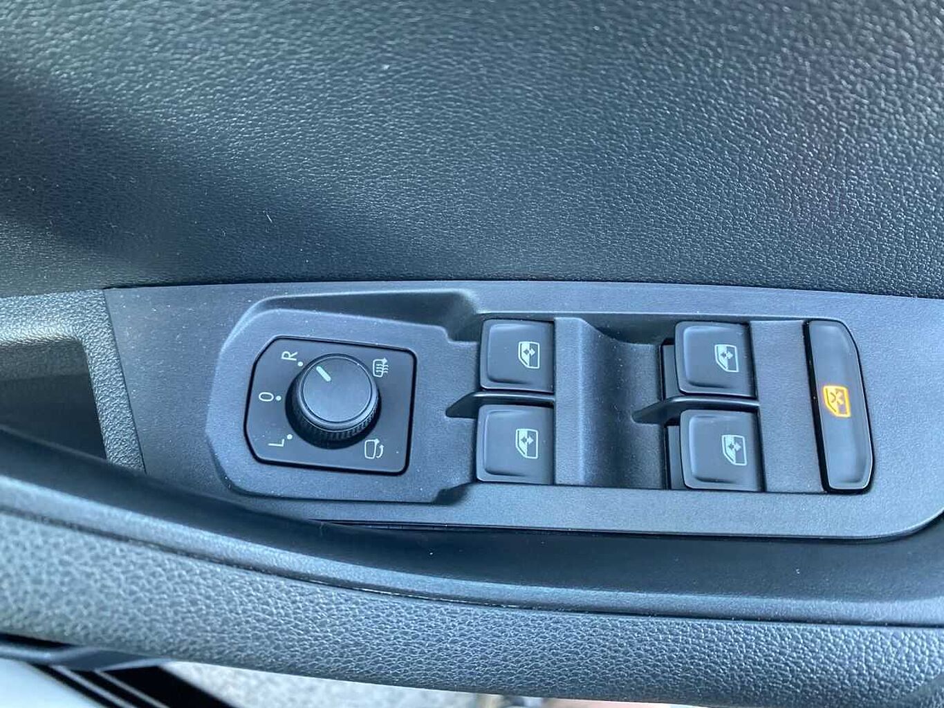 SKODA Karoq 1.5 TSI SE L 5Dr DSG