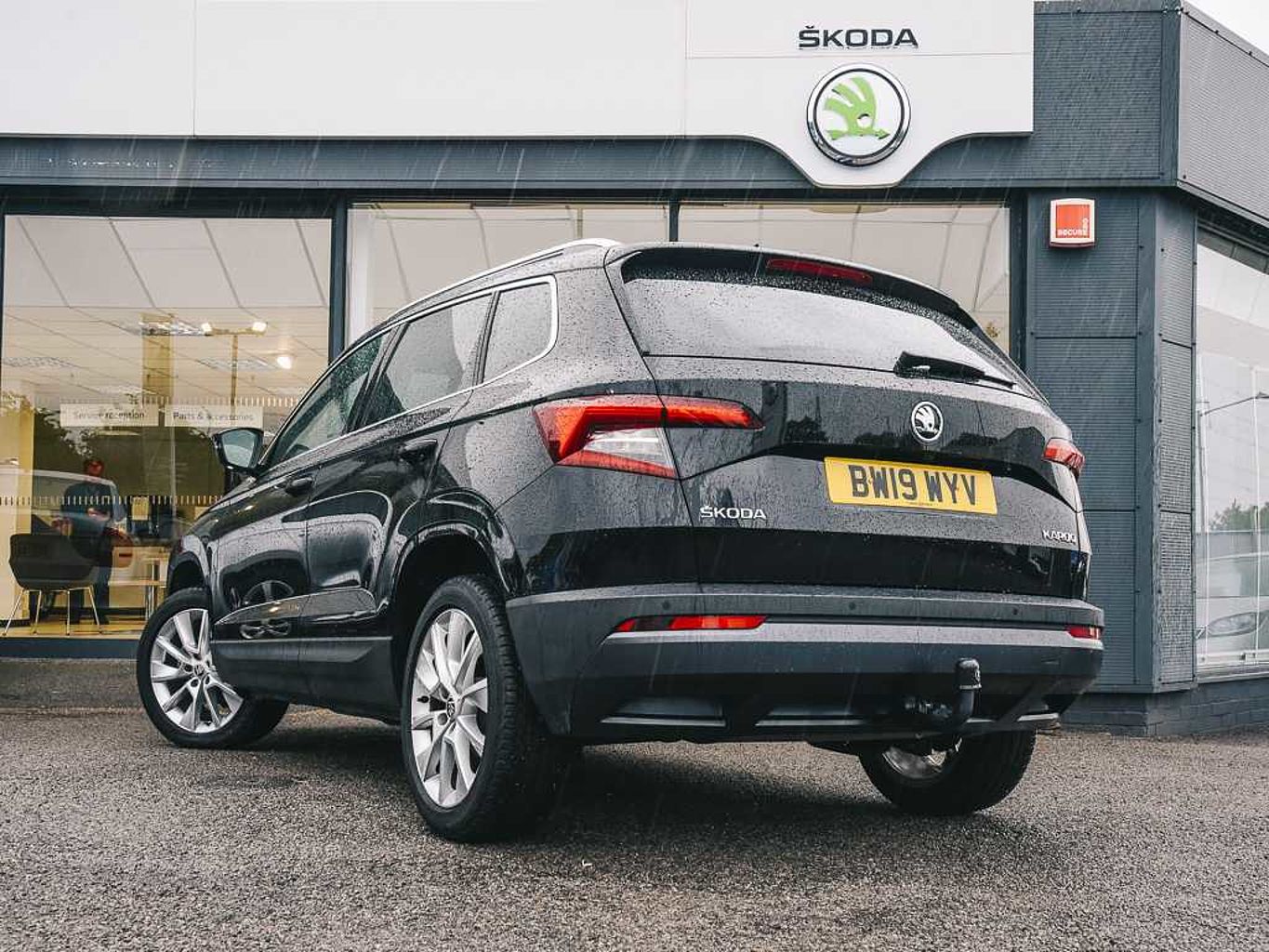 Skoda karoq black