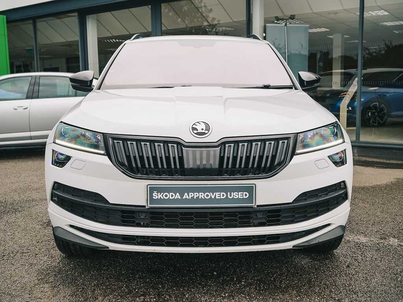 Find A Used White ŠKODA Karoq SUV 2.0 TSI (190PS) 4X4 SportLine DSG ...