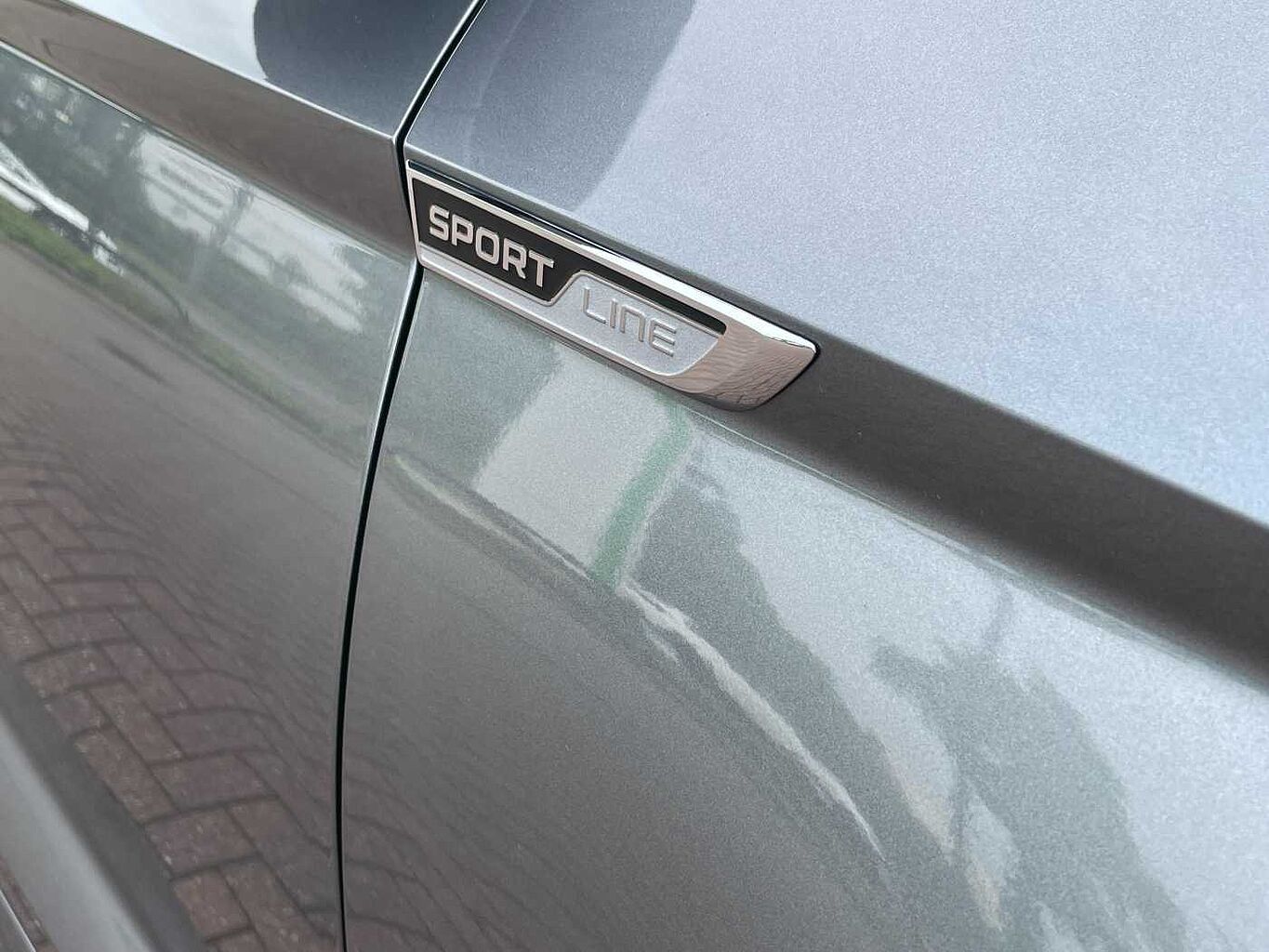 SKODA Karoq SUV 2.0 TSI (190ps) 4X4 SportLine DSG (Factory Towbar)