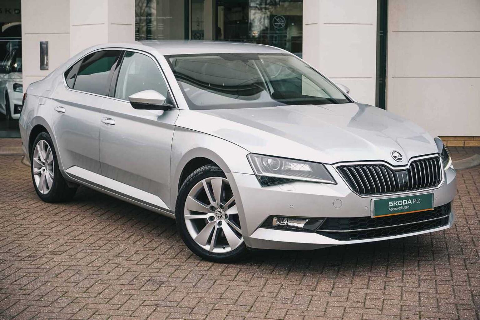 SKODA Superb 2.0 TDI (150ps) SE L Executive DSG Hatch