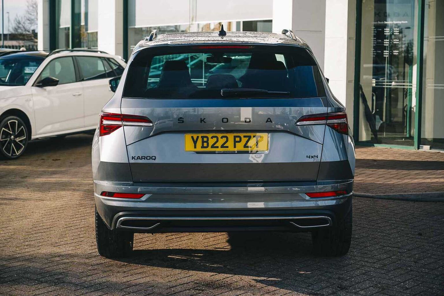 SKODA Karoq SUV 2.0 TSI (190ps) 4X4 SportLine DSG (Virtual Cockpit)