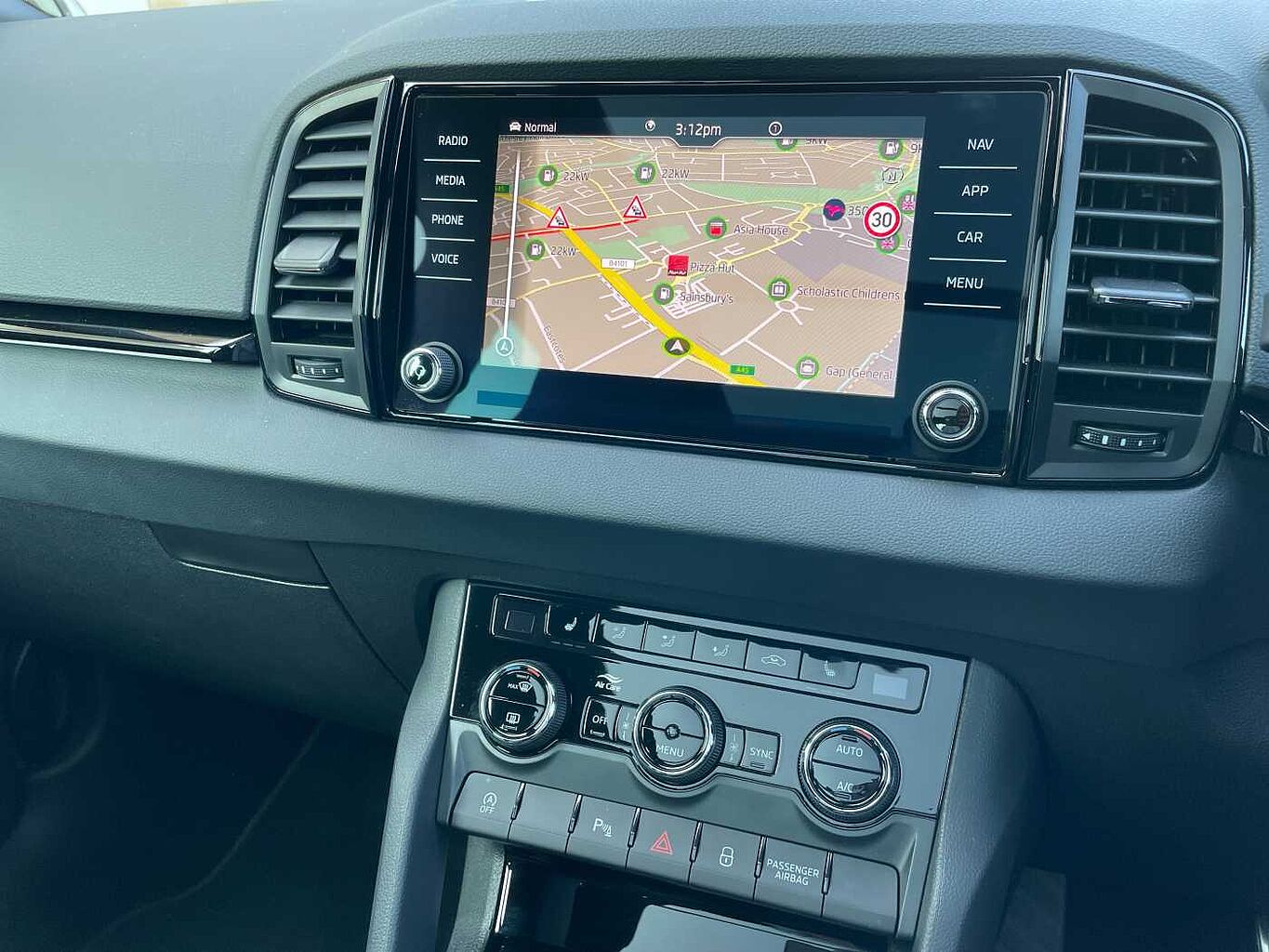 SKODA Karoq SUV 2.0 TSI (190ps) 4X4 SportLine DSG