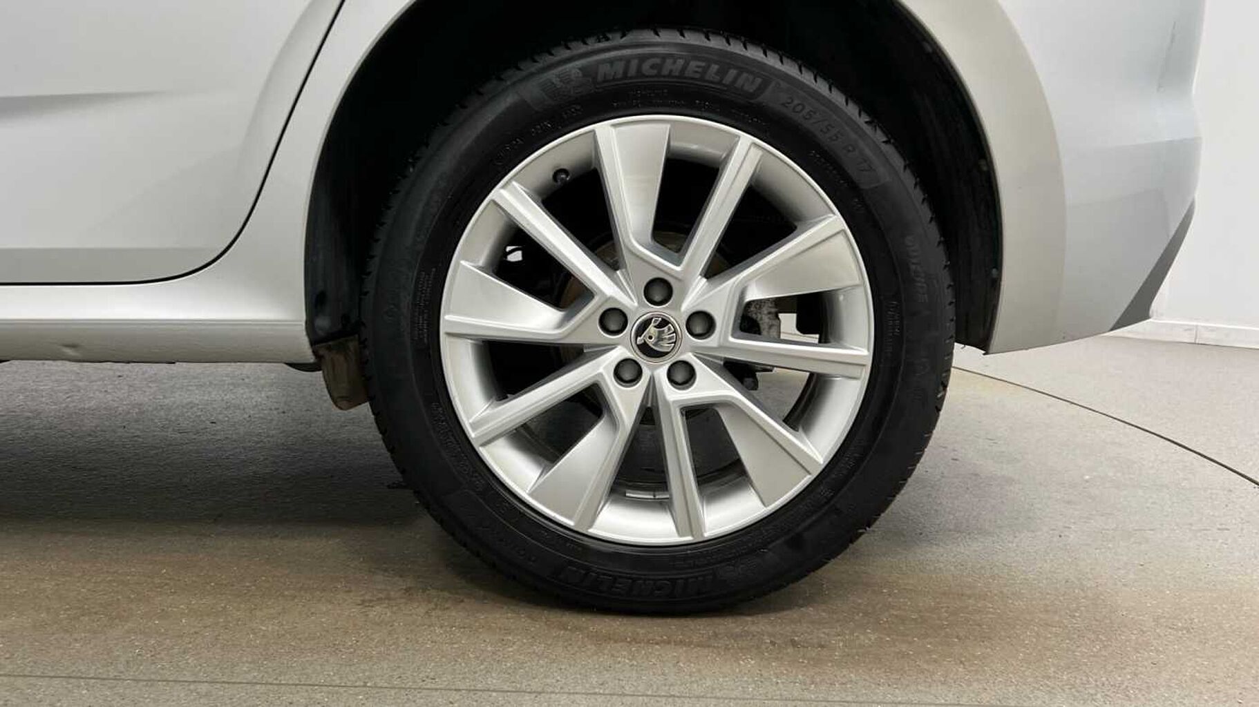 SKODA Kamiq 1.0 TSI SE Drive SUV 5dr Petrol DSG Euro 6 (s/s) (110 ps)