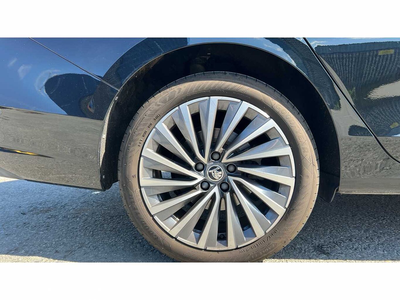 SKODA SUPERB 2.0 TDI 193 L&K 4X4 5Dr DSG Estate