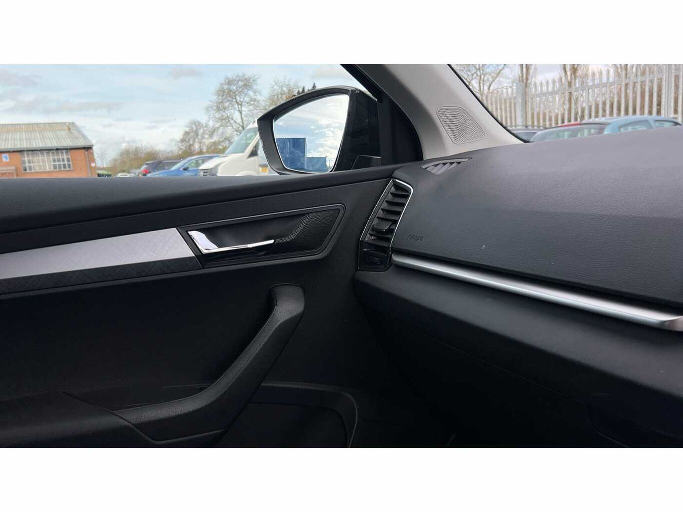 SKODA KAROQ 1.5 TSI SE Drive 5dr DSG
