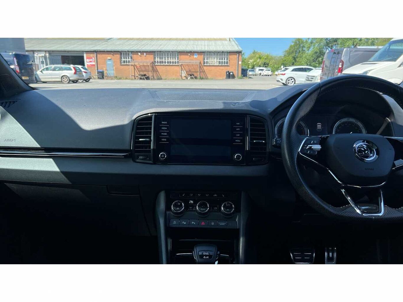 SKODA Karoq SUV 2.0 TSI (190ps) 4X4 SportLine DSG