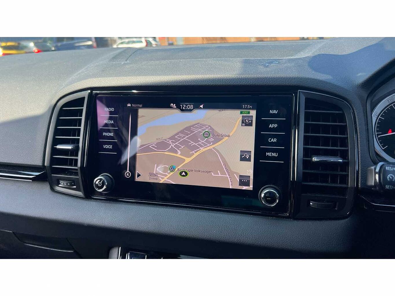 SKODA Karoq SUV 2.0 TSI (190ps) 4X4 SportLine DSG