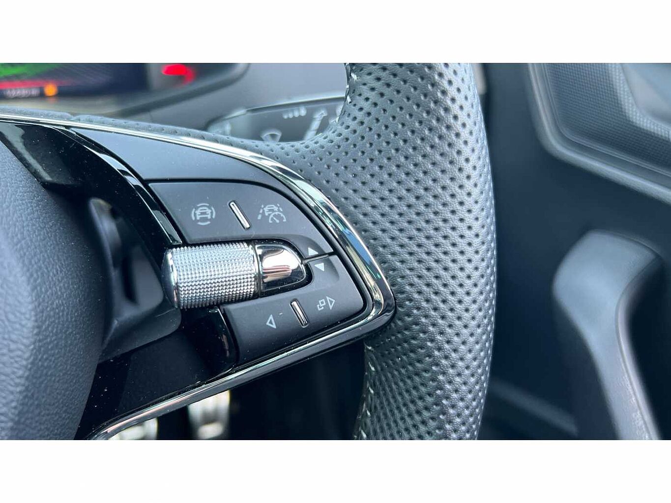SKODA KAROQ 1.5 TSI Sportline 5dr