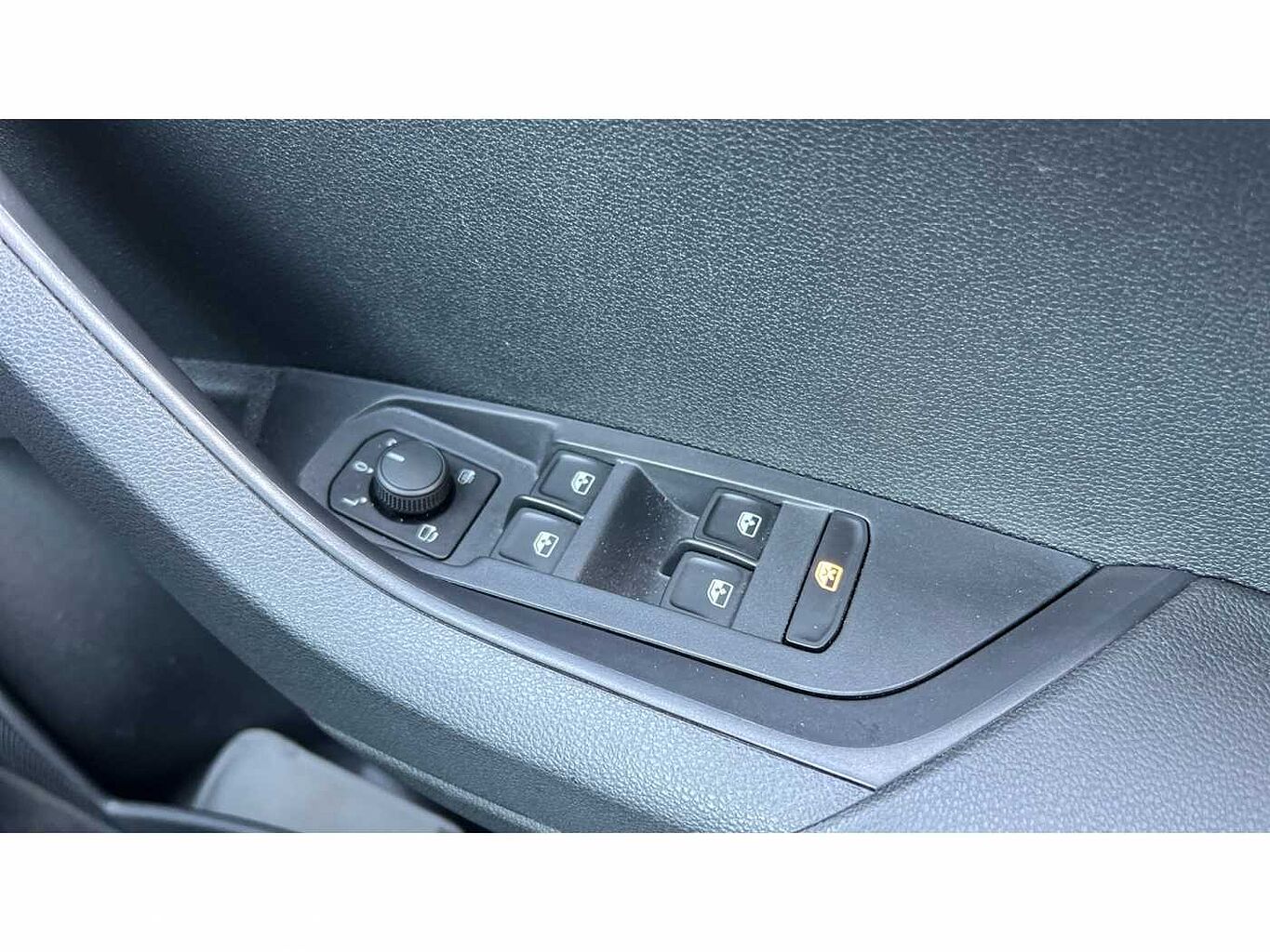 SKODA KAROQ 1.5 TSI Sportline 5dr