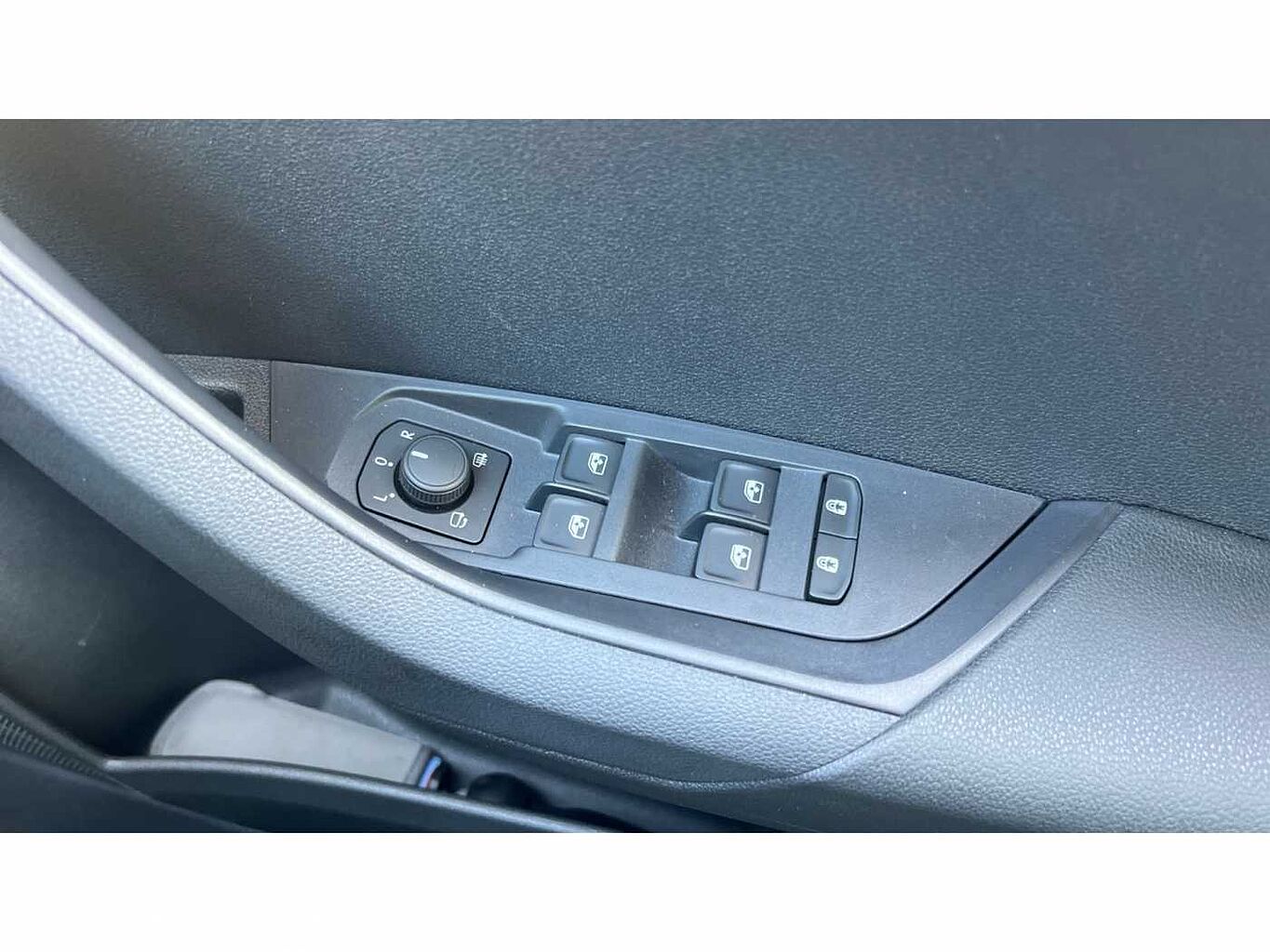 SKODA KAROQ 1.5 TSI SE Drive 5Dr Estate