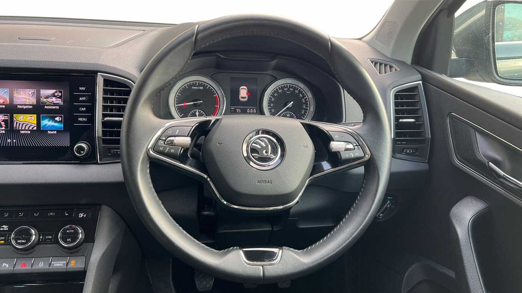 SKODA Karoq SUV 1.0 TSI (110ps) SE L