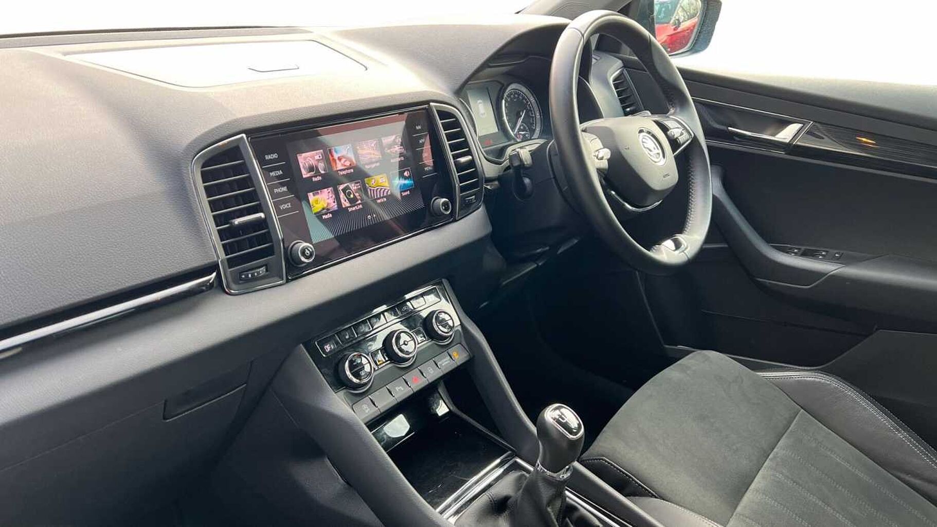 SKODA Karoq SUV 1.0 TSI (110ps) SE L
