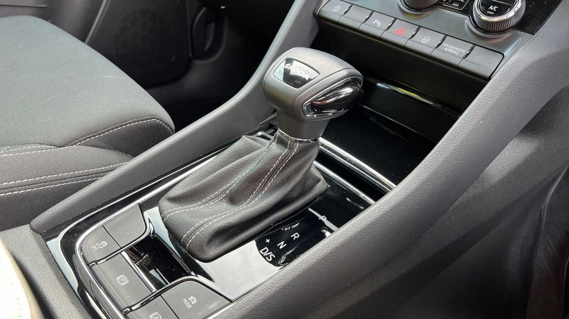 SKODA Karoq SUV 1.5 TSI (150ps) SportLine ACT