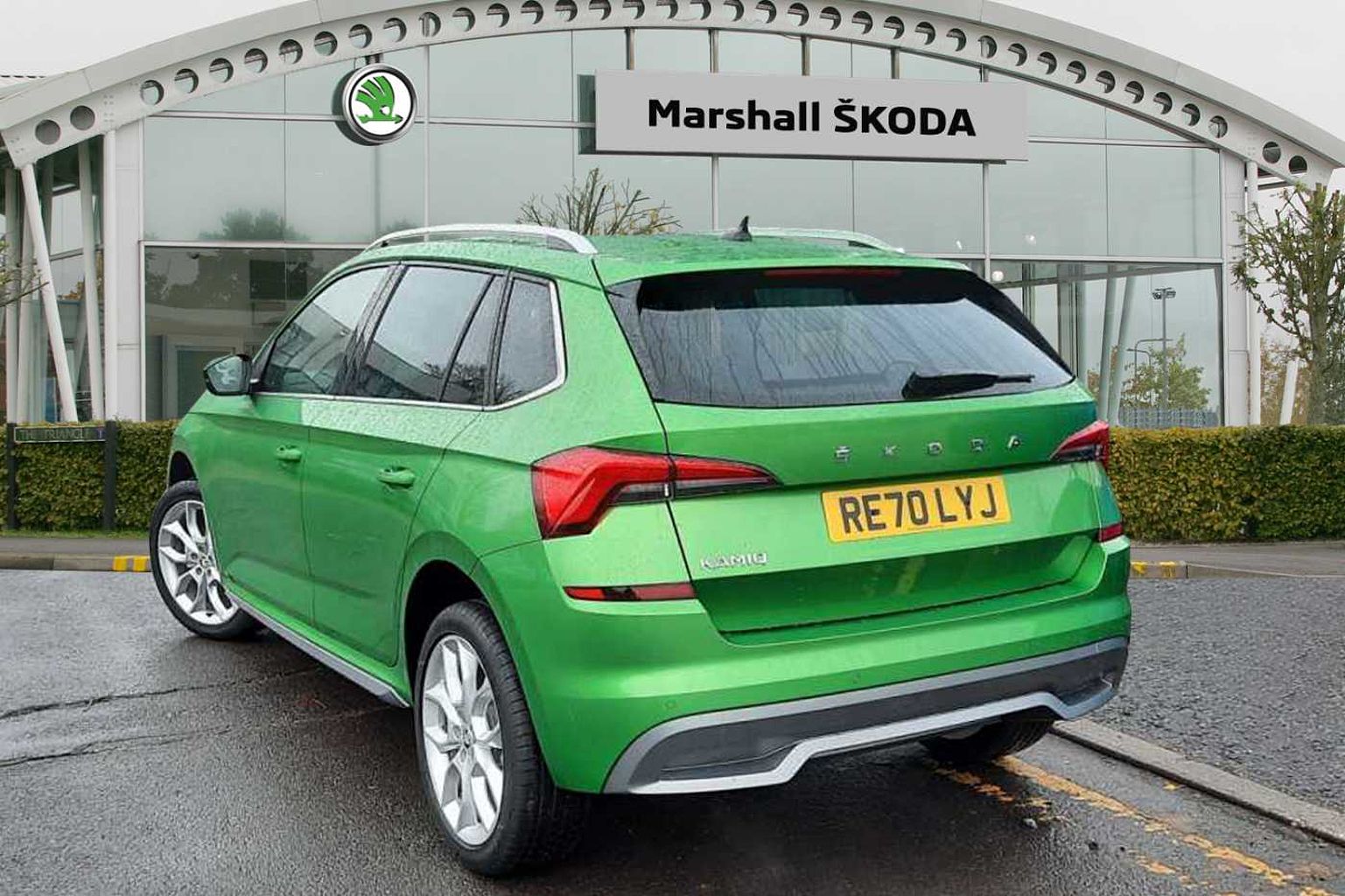 Drive green skoda