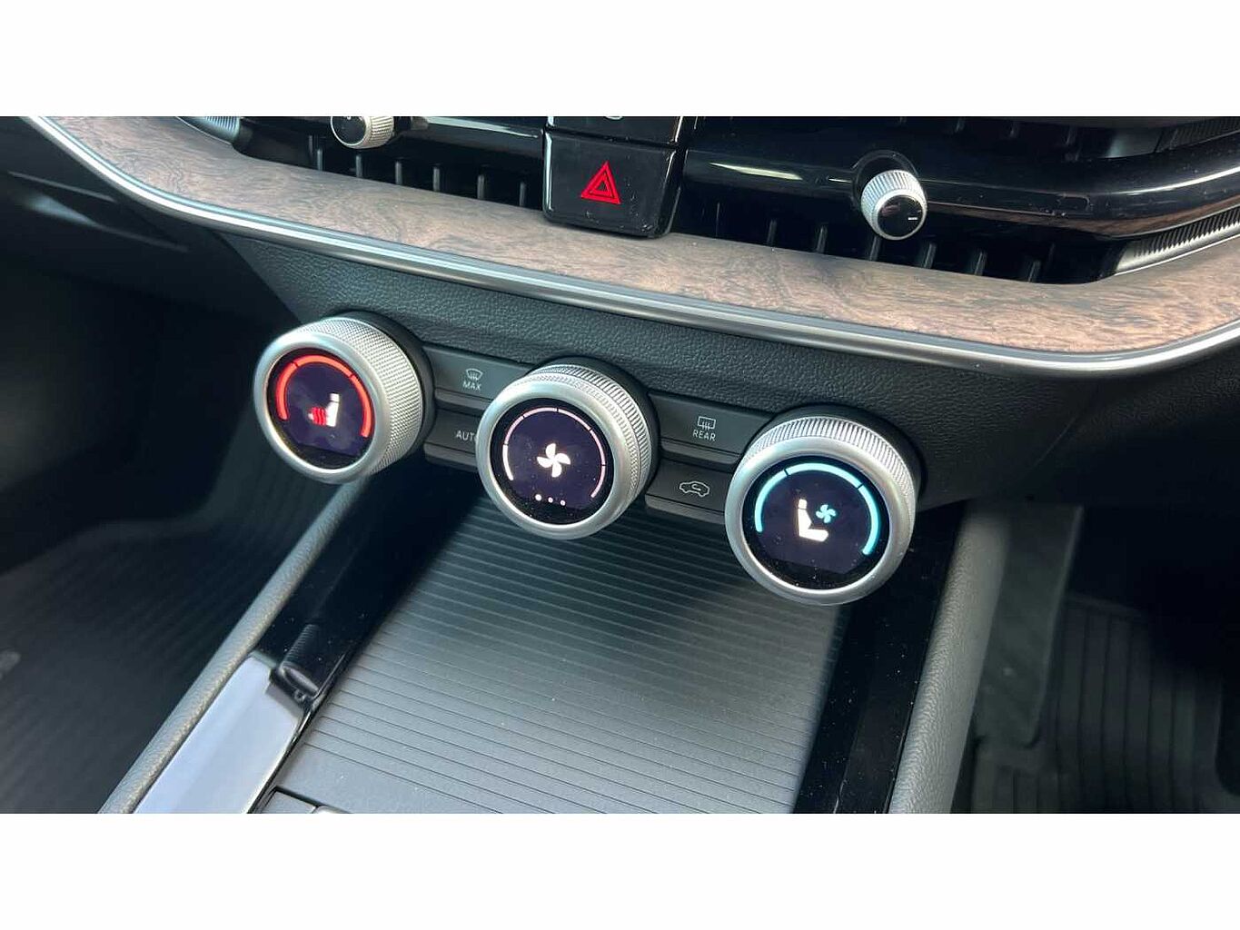 SKODA SUPERB Hatch L&K 2.0 TDI 193 PS 4x4 DSG