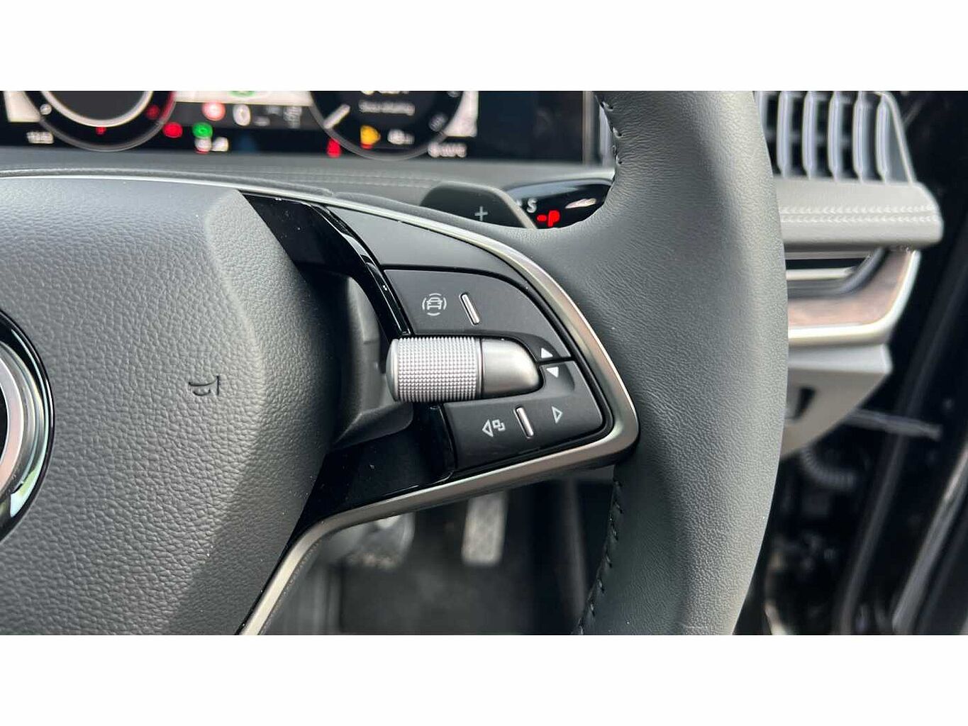 SKODA SUPERB Hatch L&K 2.0 TDI 193 PS 4x4 DSG