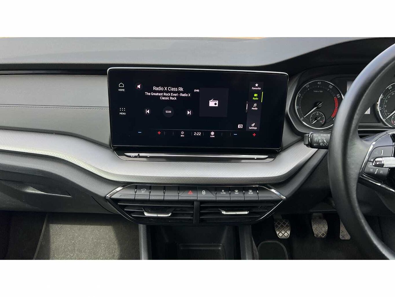 SKODA Octavia Hatchback 1.0 TSI (110ps) SE Technology