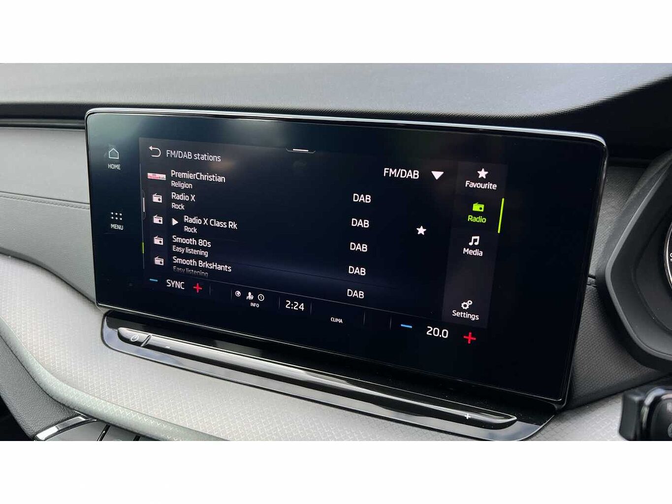 SKODA Octavia Hatchback 1.0 TSI (110ps) SE Technology