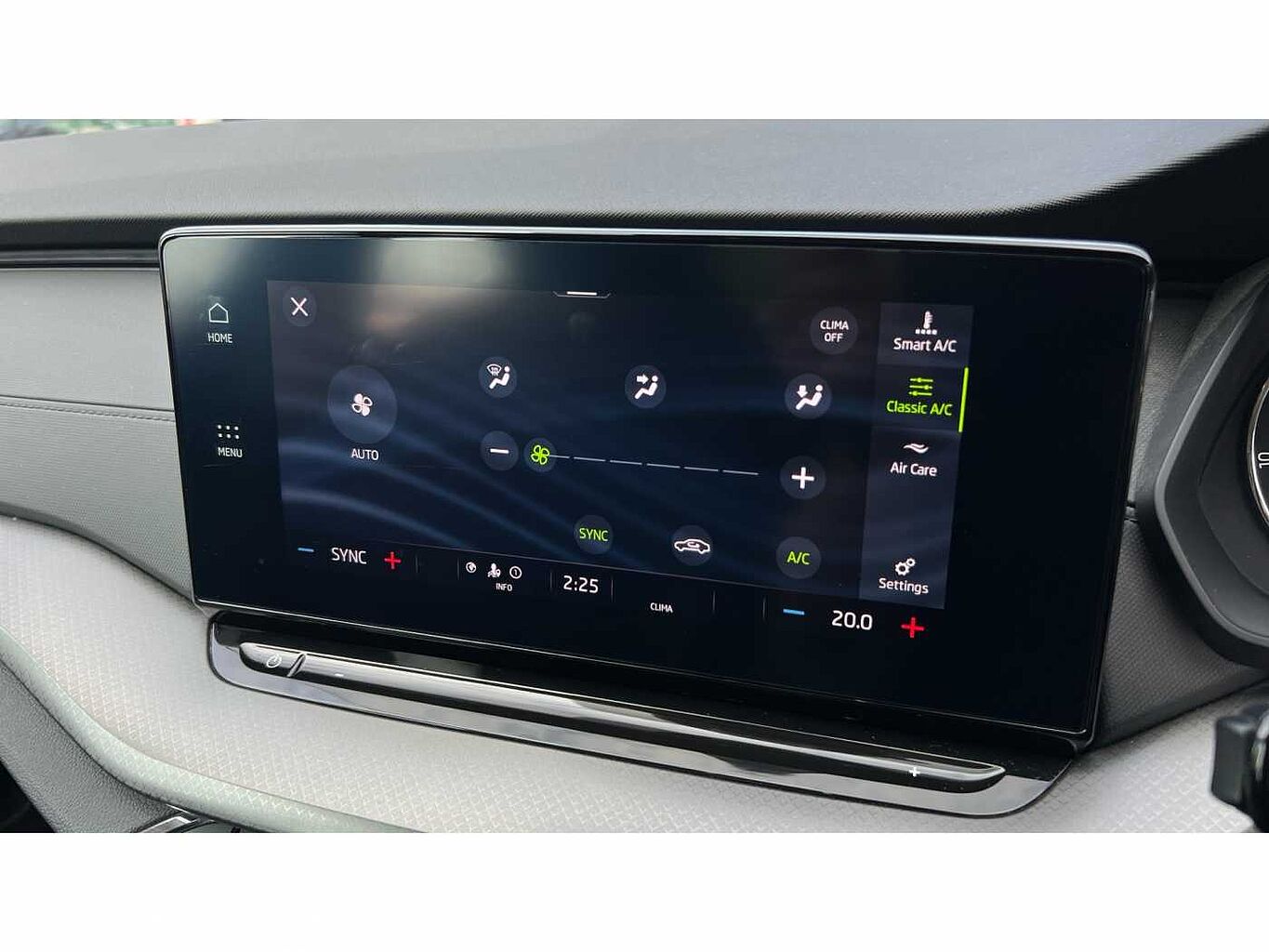 SKODA Octavia Hatchback 1.0 TSI (110ps) SE Technology