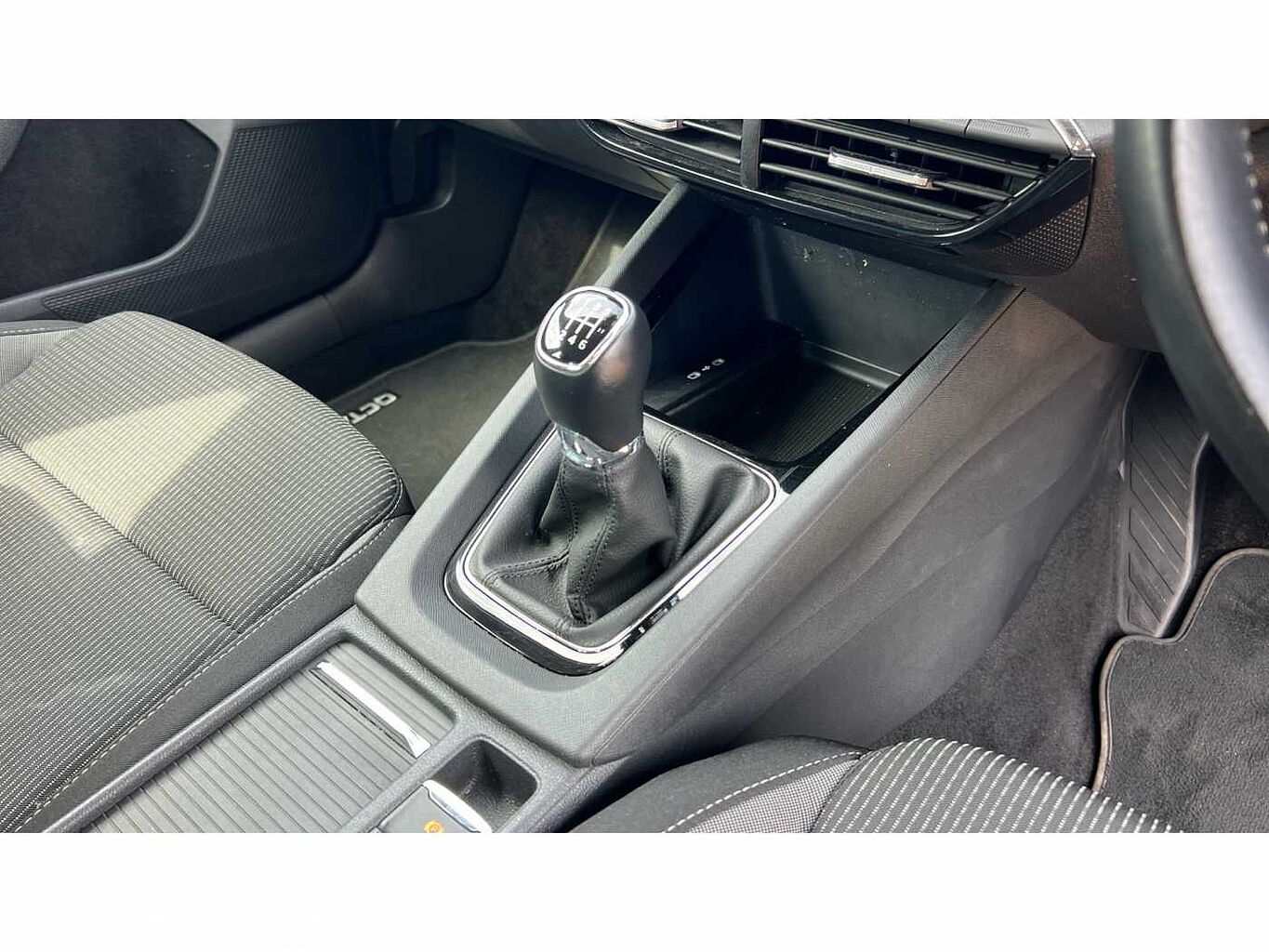 SKODA Octavia Hatchback 1.0 TSI (110ps) SE Technology