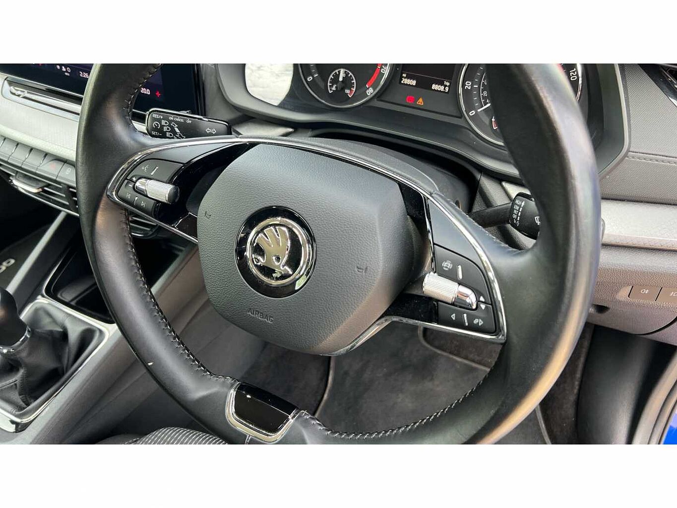 SKODA Octavia Hatchback 1.0 TSI (110ps) SE Technology