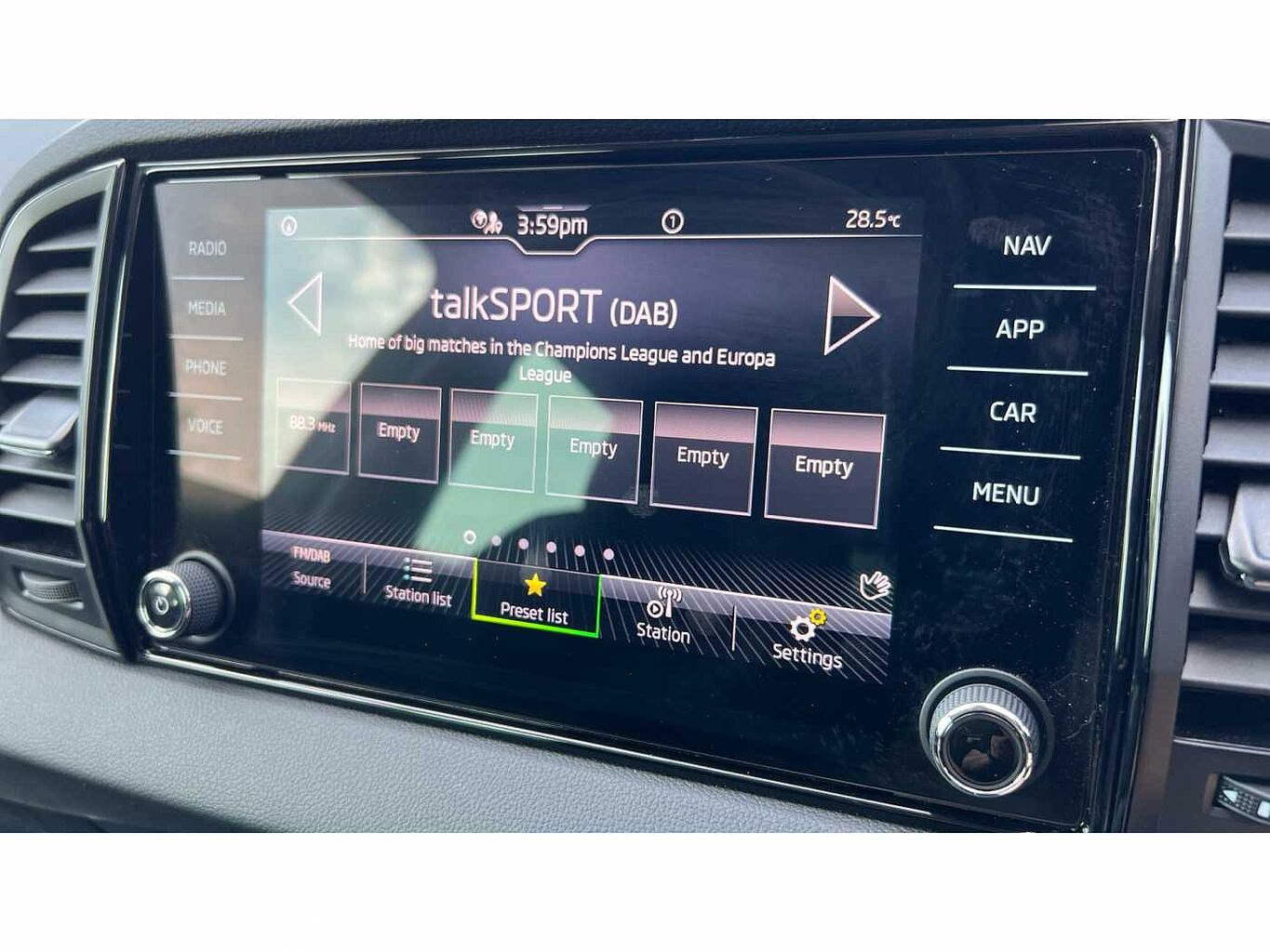SKODA KAROQ 1.5 TSI SE Drive 5dr DSG