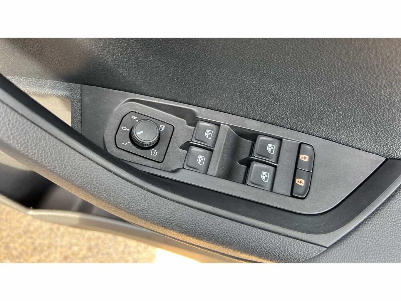 SKODA KAROQ 1.5 TSI SE Drive 5dr DSG