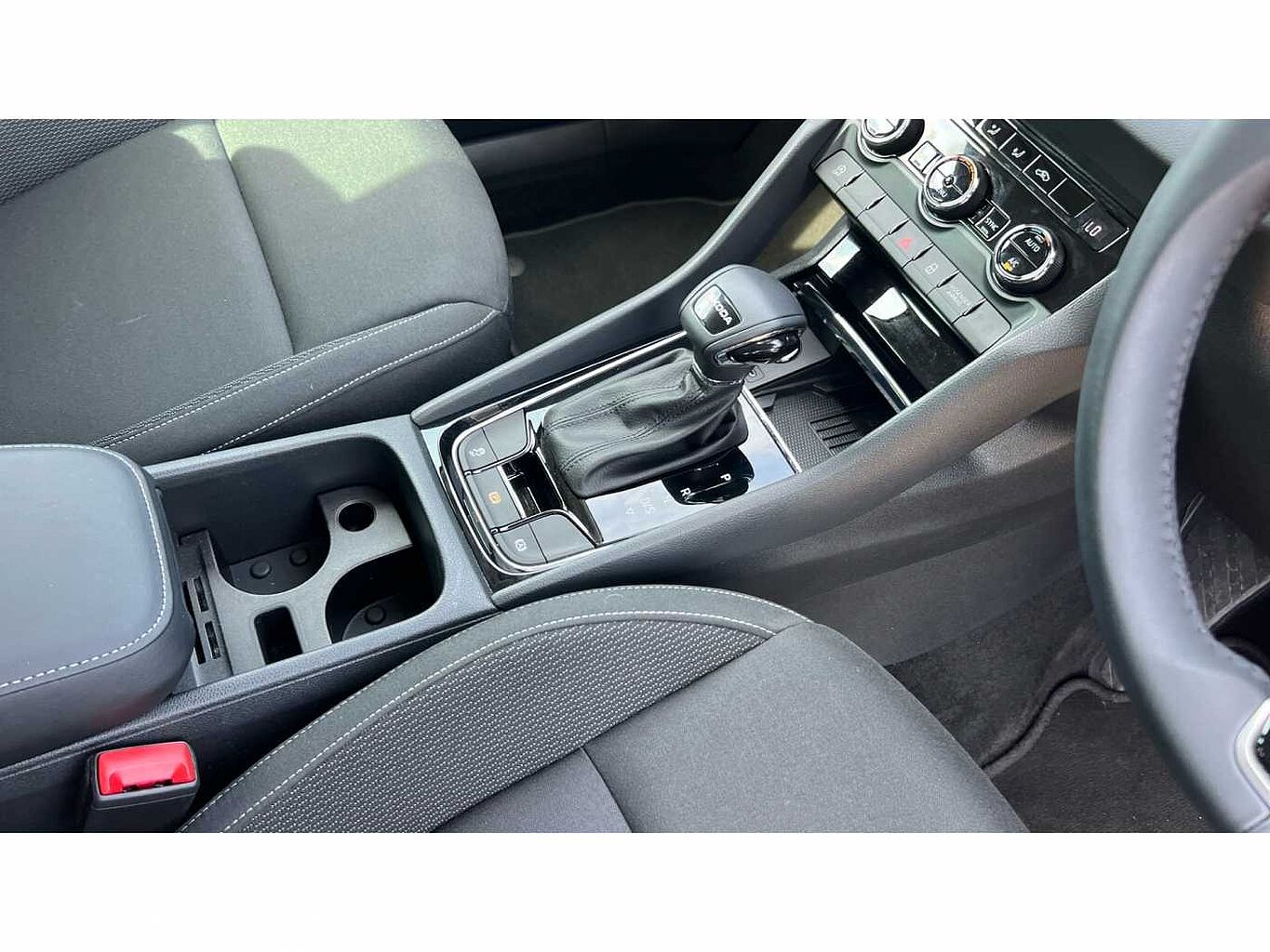 SKODA KAROQ 1.5 TSI SE Drive 5dr DSG