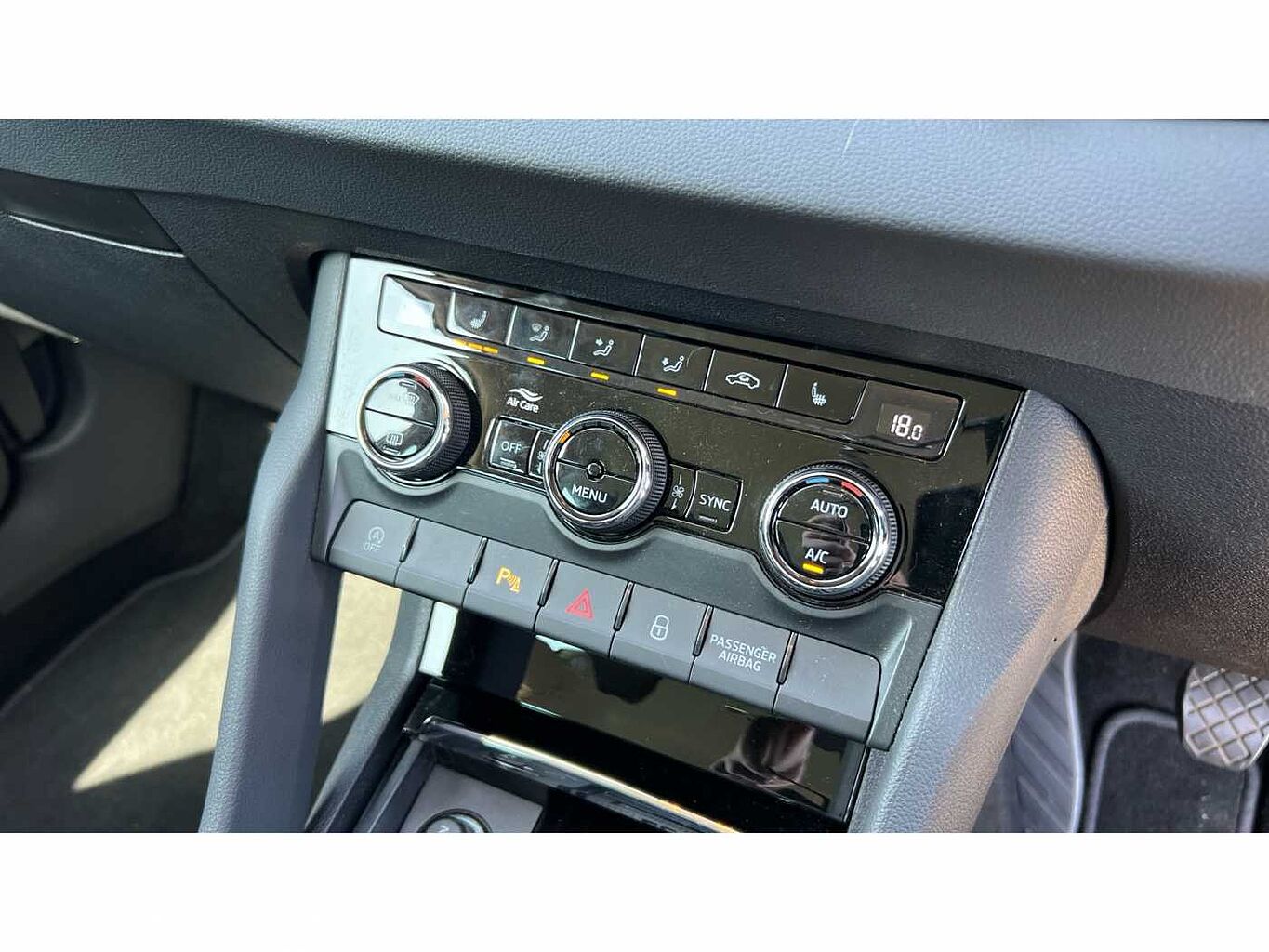 SKODA KAROQ 1.5 TSI SE L 5dr