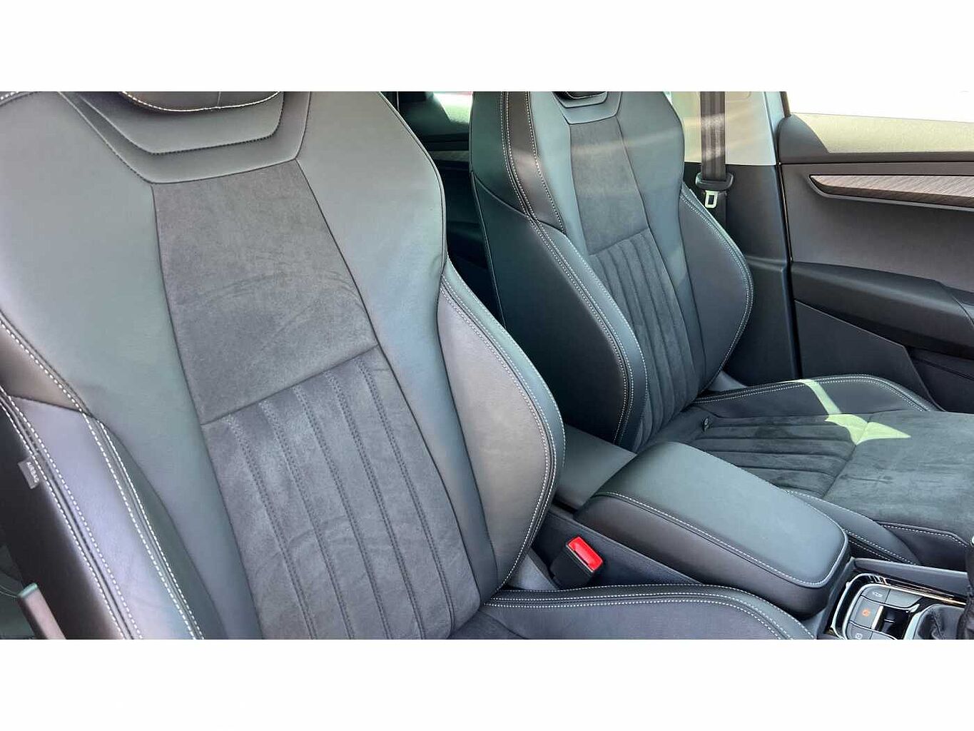 SKODA KAROQ 1.5 TSI SE L 5dr