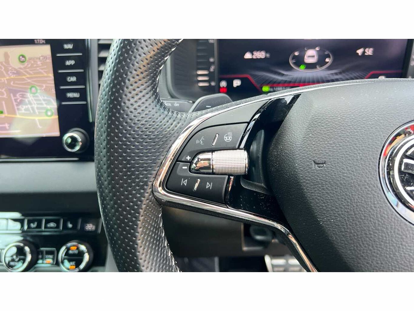 SKODA Karoq SUV 1.5 TSI (150ps) SportLine ACT
