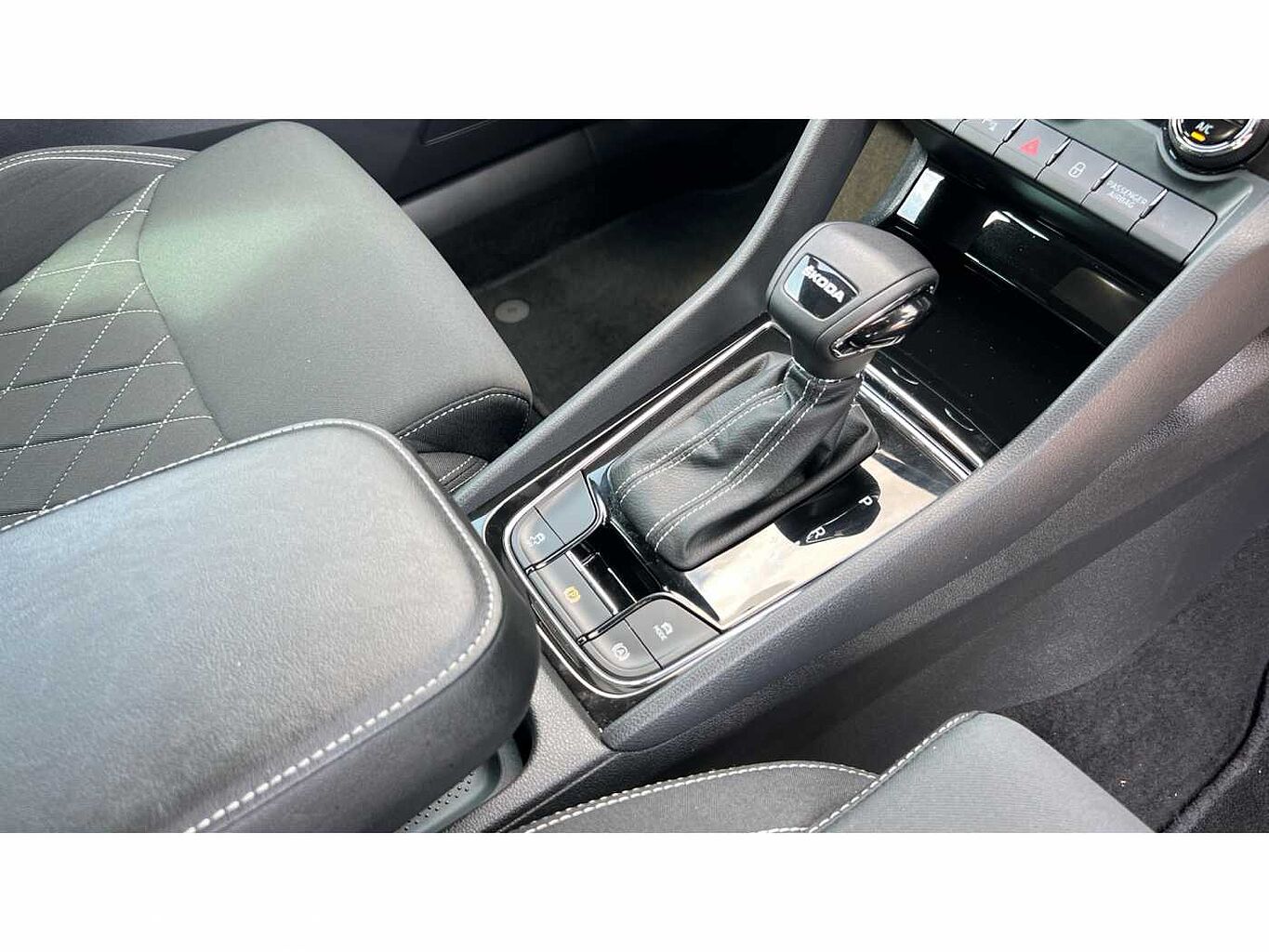 SKODA Karoq SUV 1.5 TSI (150ps) SportLine ACT