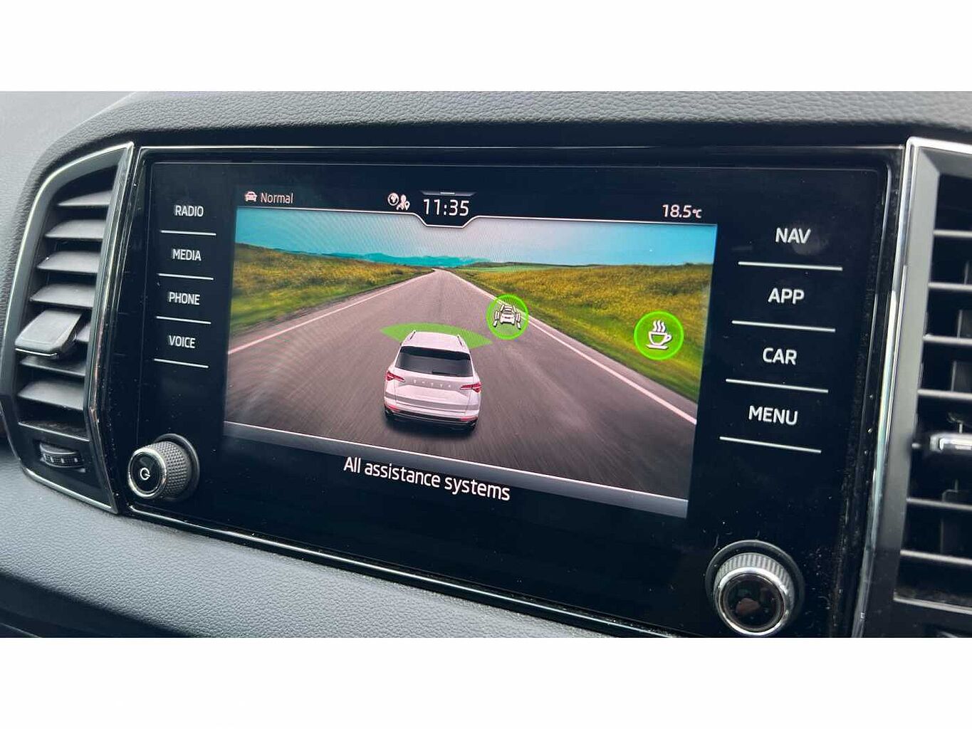 SKODA KAROQ 1.5 TSI SE L 5dr