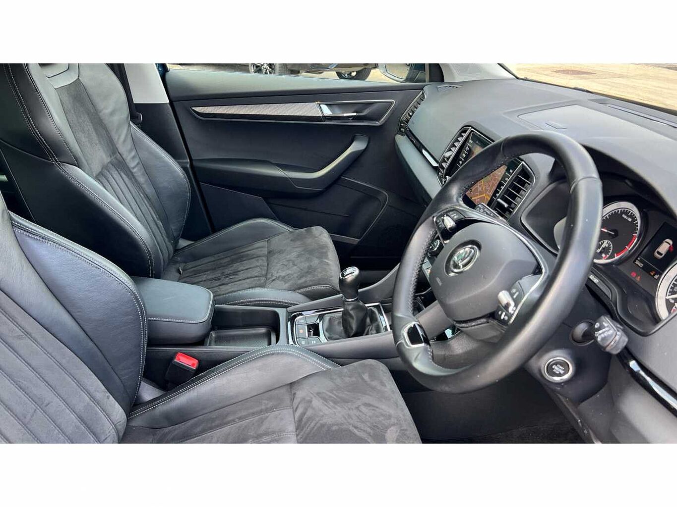 SKODA KAROQ 1.5 TSI SE L 5dr
