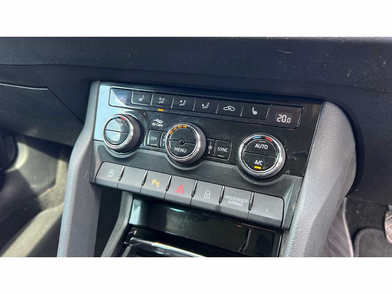 SKODA KAROQ 1.5 TSI SE L 5dr