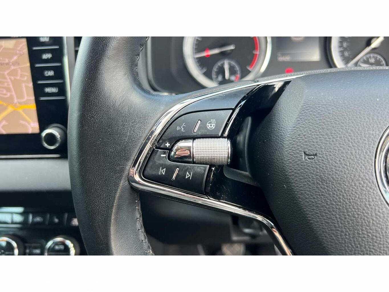 SKODA KAROQ 1.5 TSI SE L 5dr