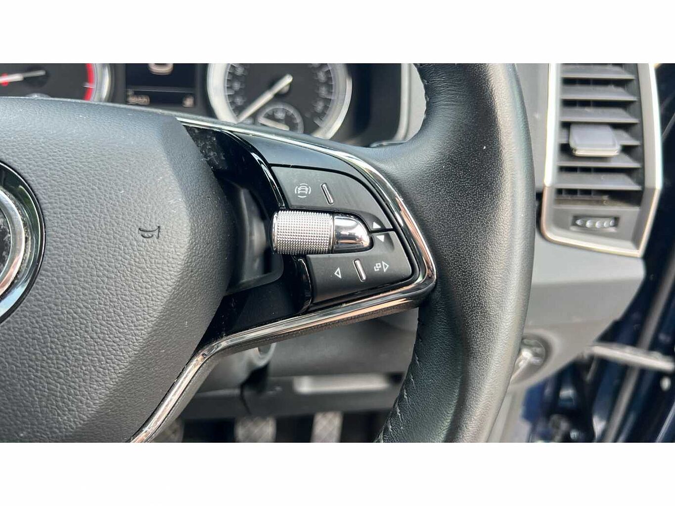 SKODA KAROQ 1.5 TSI SE L 5dr