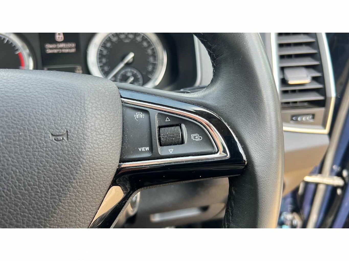 SKODA KAROQ 1.5 TSI SE L 4x4 5dr DSG