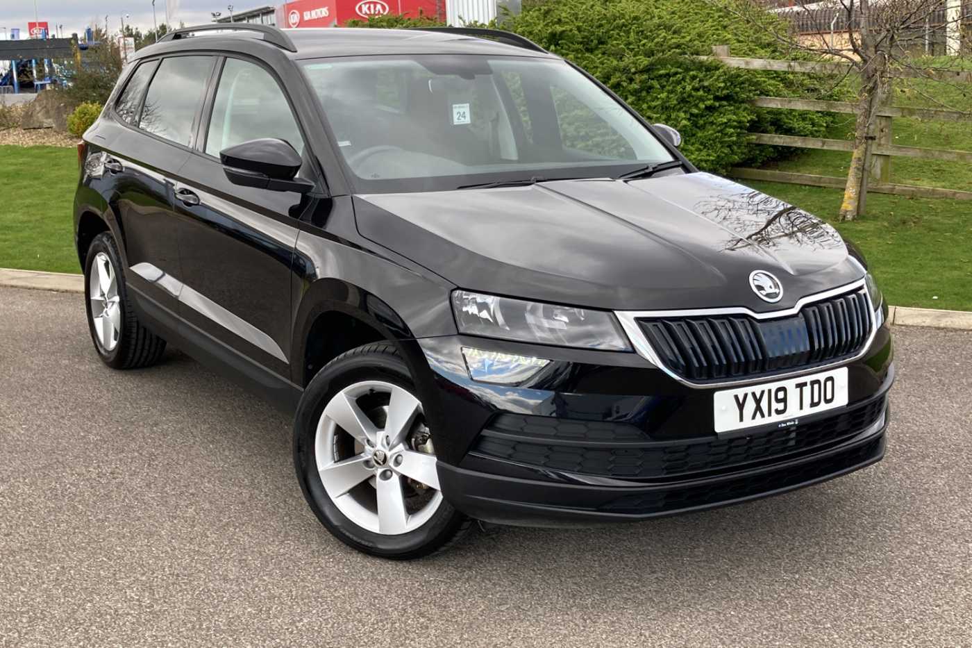 Skoda karoq black