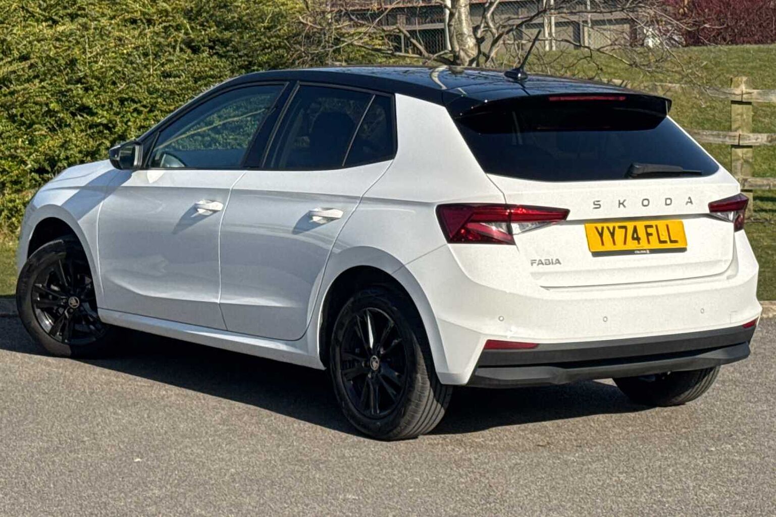 SKODA Fabia 1.0 MPI 80ps Colour Edition 5-Dr Hatchback *Candy White